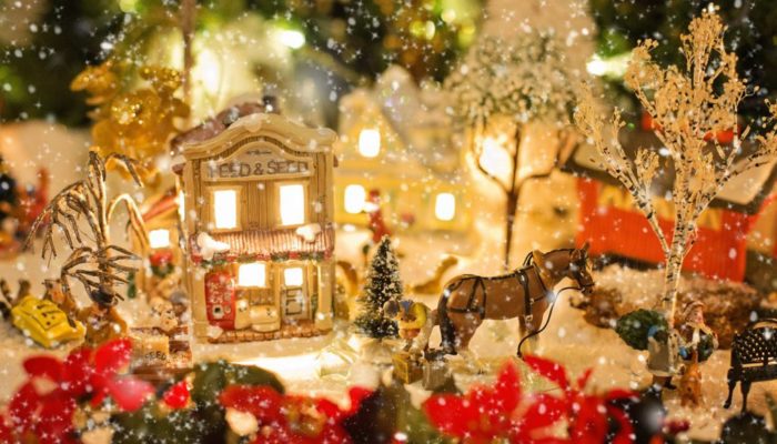 christmas-village-1088143_1280-jill111-pixabay